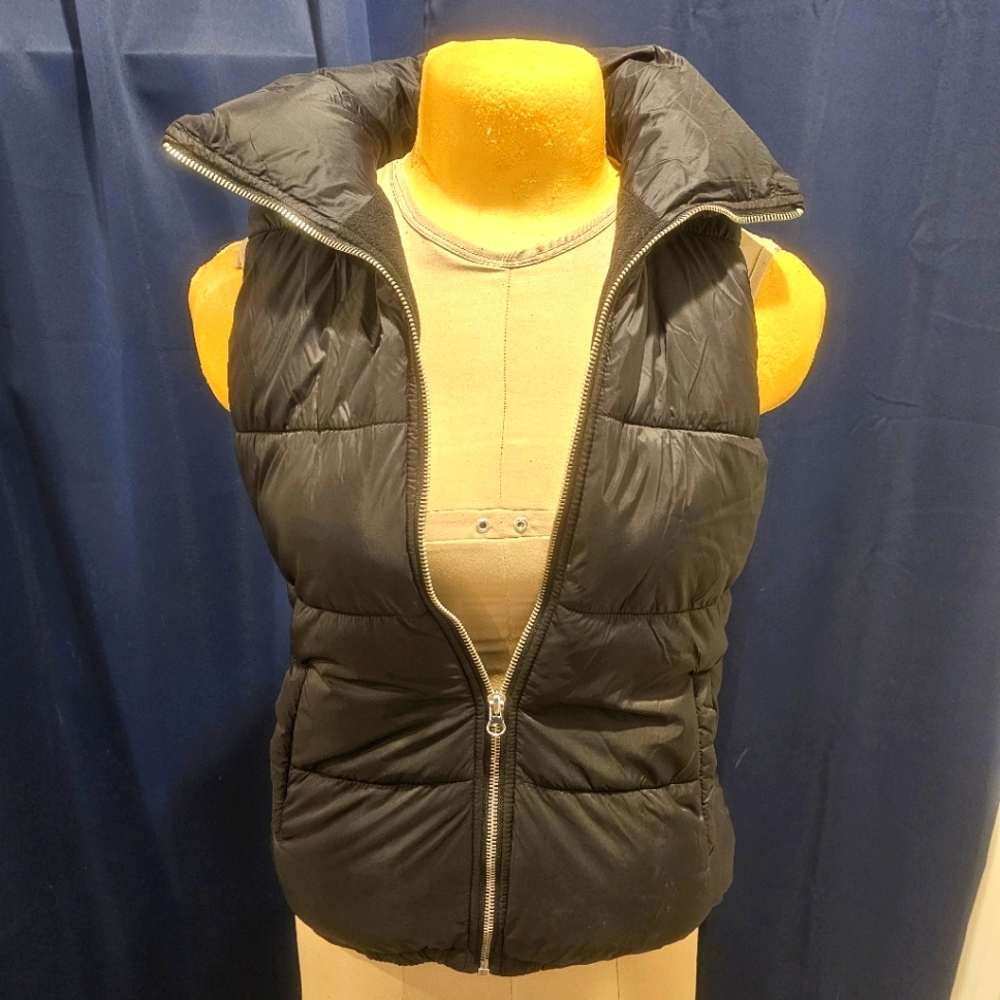 Size XS Old Navy Puffer Vest